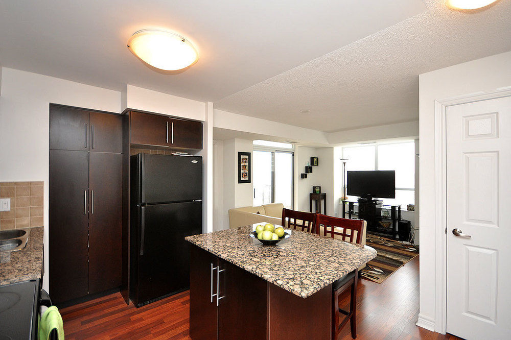 Napa Furnished Rental Apartments Square One Mississauga Exterior foto